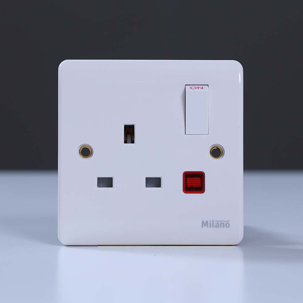 MILANO 13A SINGLE SWITCHED SOCKET WITH NEON_ WHITE