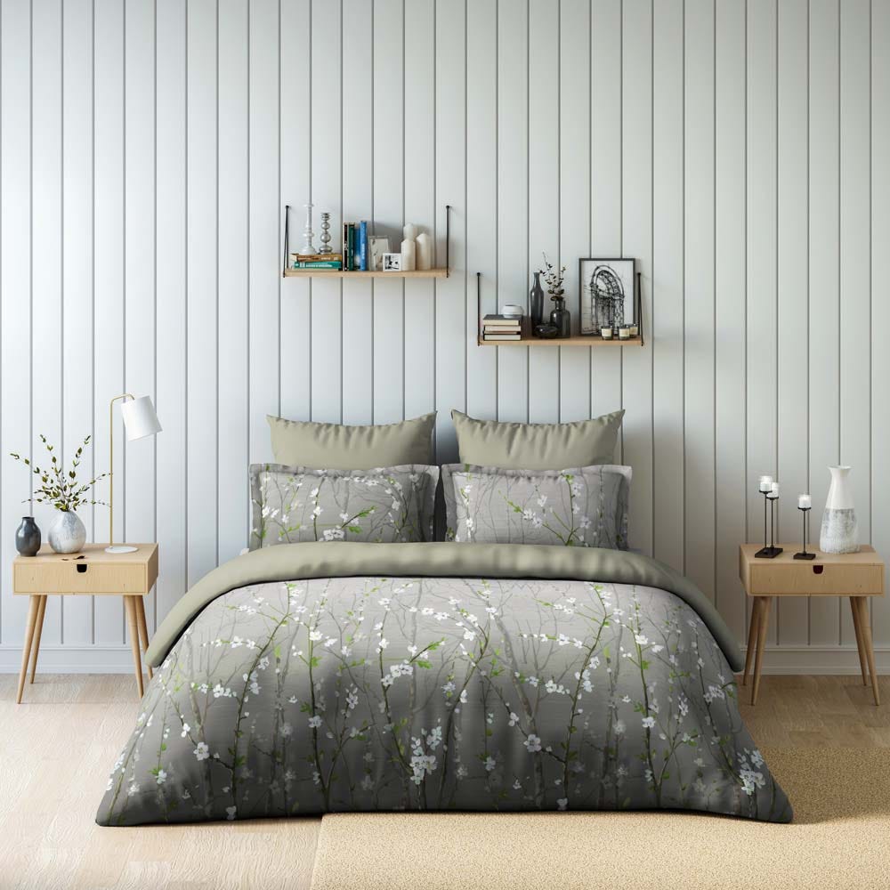 GREEN SERENE Digital Printed 4 Pcs Set(1 Comforter_240x260 CM Plus 1 Fitted_180x200Plus30CMPlus 2 HorW Pillow_50x75CM) LT GREY GS007